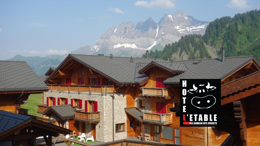 Nespecifikovaný výhled na hory nebo výhled na hory při pohledu z hotelu