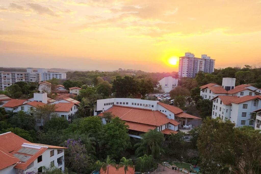 Východ nebo západ slunce při pohledu z apartmánu nebo okolí