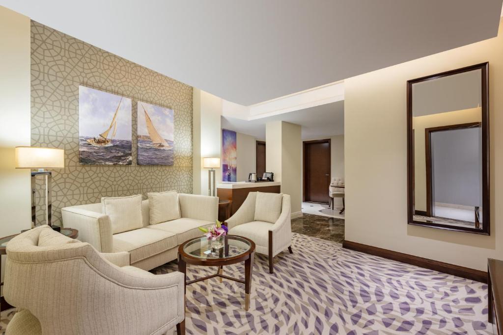 Posezení v ubytování Riviera Rayhaan by Rotana Doha