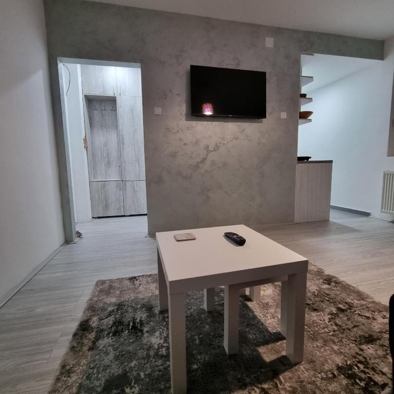 TV a/nebo společenská místnost v ubytování Smart Apartman