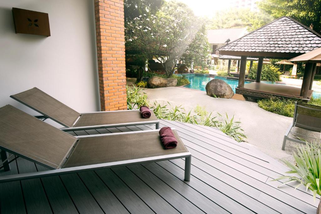 Woodlands Hotel and Resort Pattaya - Habitación De Terraza De Lujo