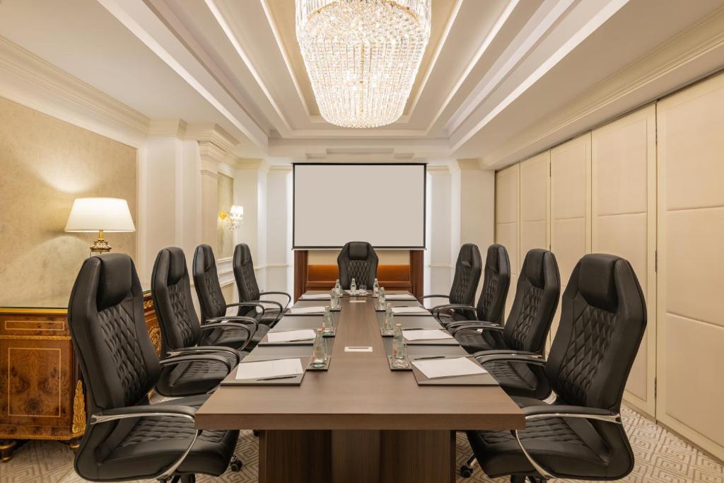 Konferenční prostory v ubytování Riviera Rayhaan by Rotana Doha