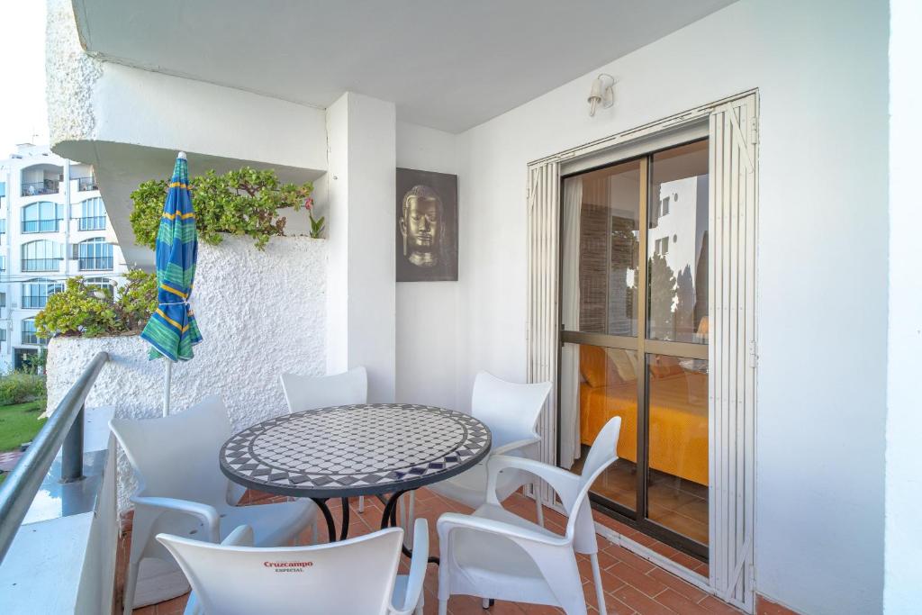 Balkón nebo terasa v ubytování Carabeo II 5 Apartments Casasol