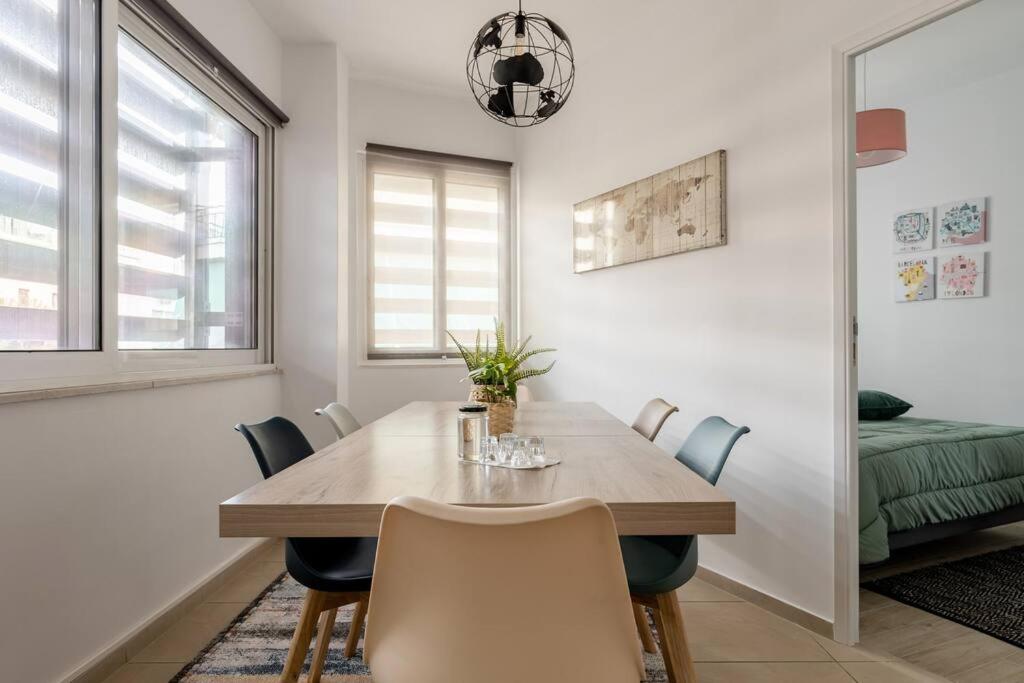 رزرو هتل، کاملاً جدید Bright مدرن 6bdr apt-1min to Acropolis