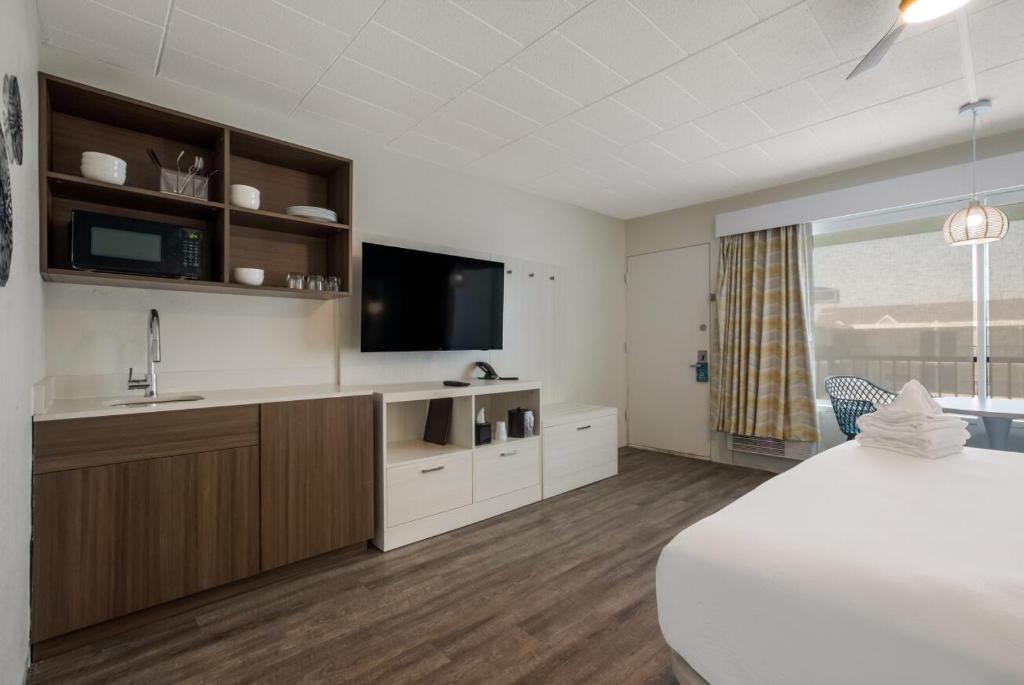 Kuchyň nebo kuchyňský kout v ubytování Hotel Cabana Oceanfront/Boardwalk