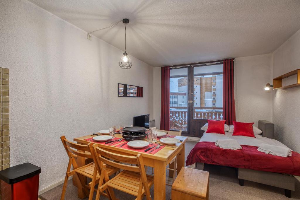 Postel nebo postele na pokoji v ubytování Ski In-Out - Heart of Val Thorens Great 6 Guests, WiFi 20