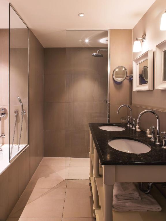 New Hotel Roblin - Resim 3