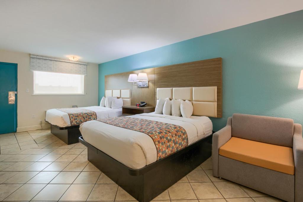 Beachside Resort Hotel - 