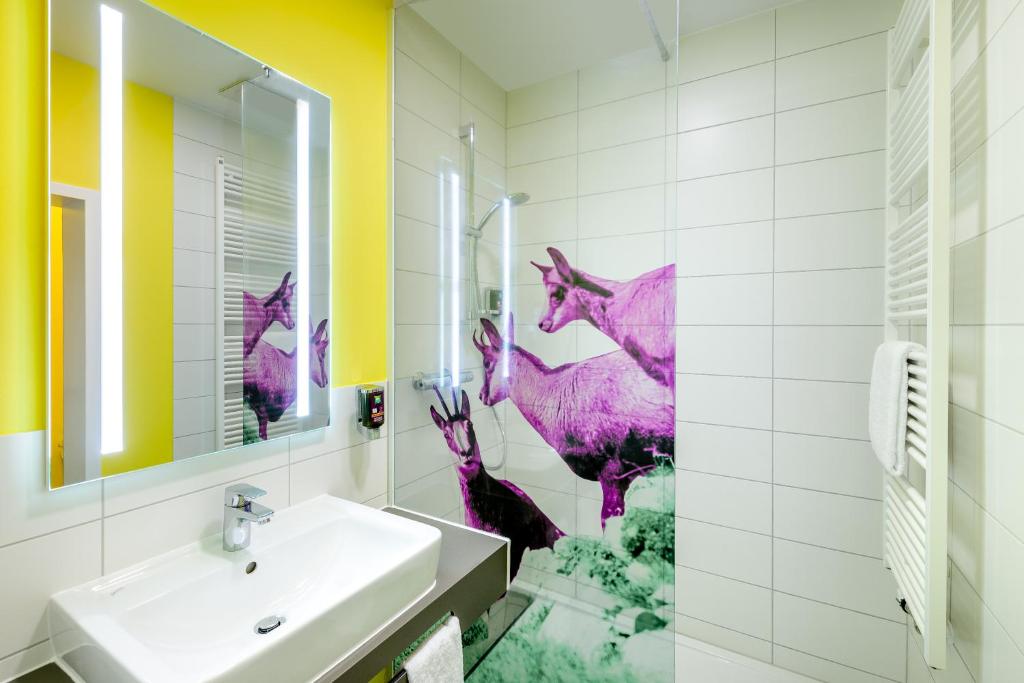 Koupelna v ubytování Felix Hotel Kaufbeuren