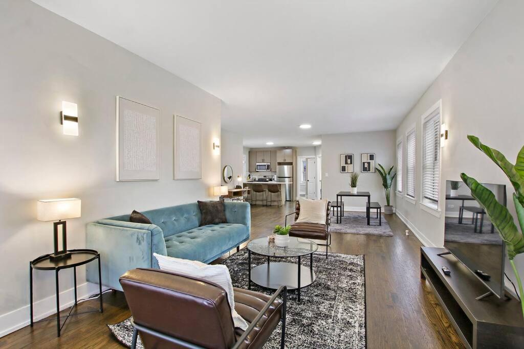 Gallery image of 2BR Charming and Spacious Apt in Chicago - Hartrey 3S in Evanston