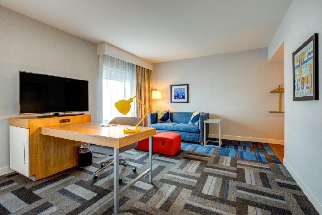 Hampton Inn & Suites Boston/Waltham photo