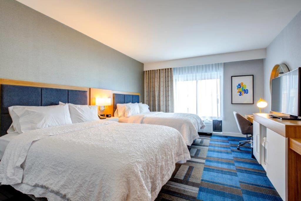 Hampton Inn & Suites Boston/Waltham photo