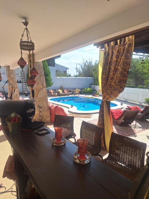 Πισίνα στο ή κοντά στο Au Jardin d'Armand