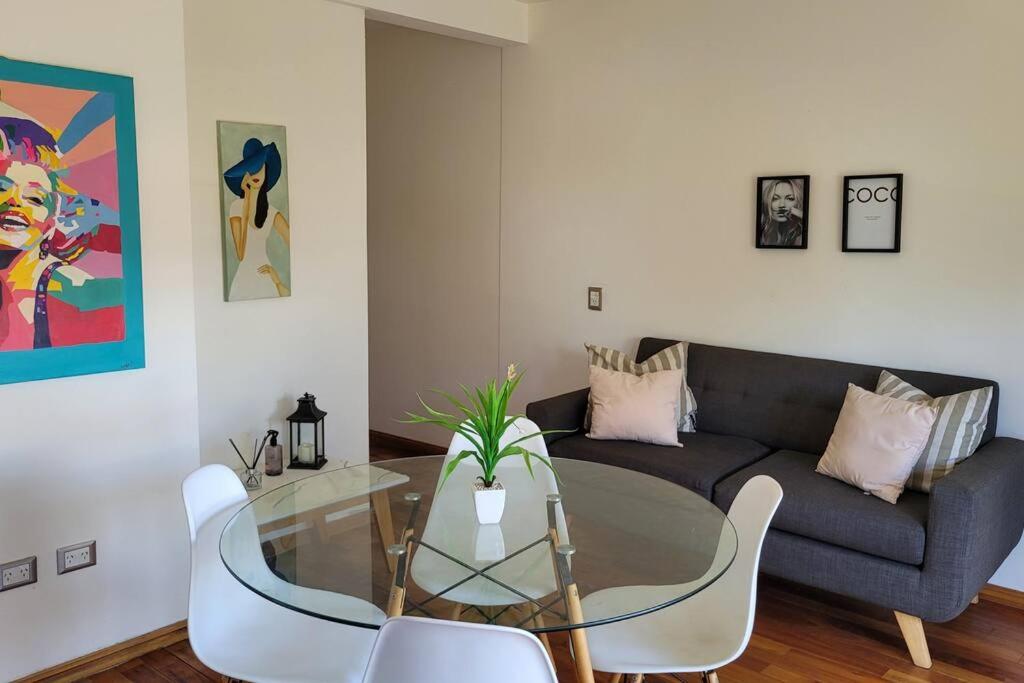 Depto para 2, ¡cómodo y moderno!