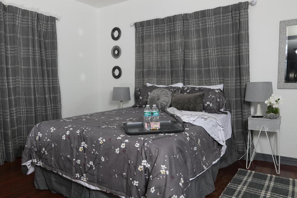 MidCentury ComfyChic Chateau 3/2 Pet Friendly, Tallahassee (aktualisierte Preise für 2024)