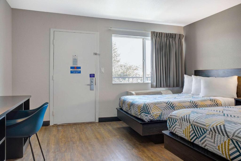 Postel nebo postele na pokoji v ubytování Motel 6-Carson City, NV