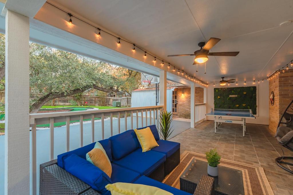 Beautiful Texas Ranch House, Game Room & Minigolf, San Antonio (updated prices 2024)