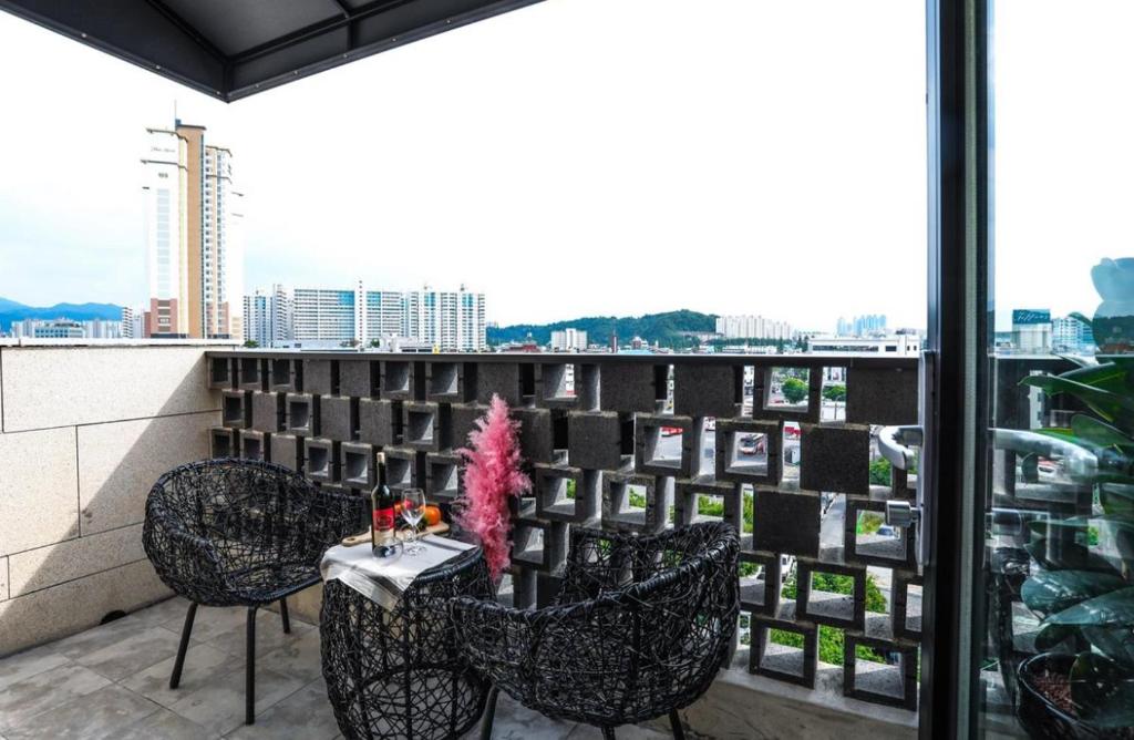 Mari Hotel Terminal Branch - Terrace Room