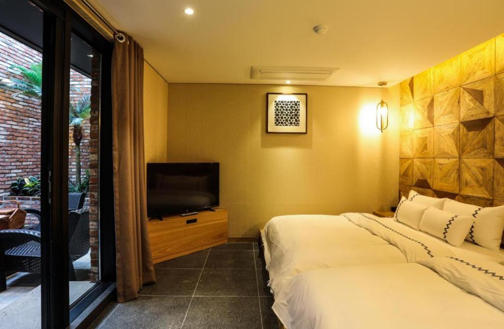 Mari Hotel Terminal Branch - Terrace Garden Suite