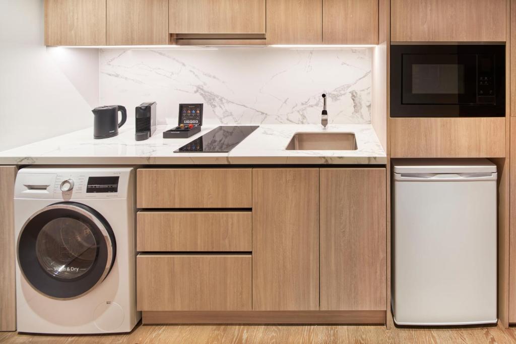 PARKROYAL Serviced Suites Jakarta - 3