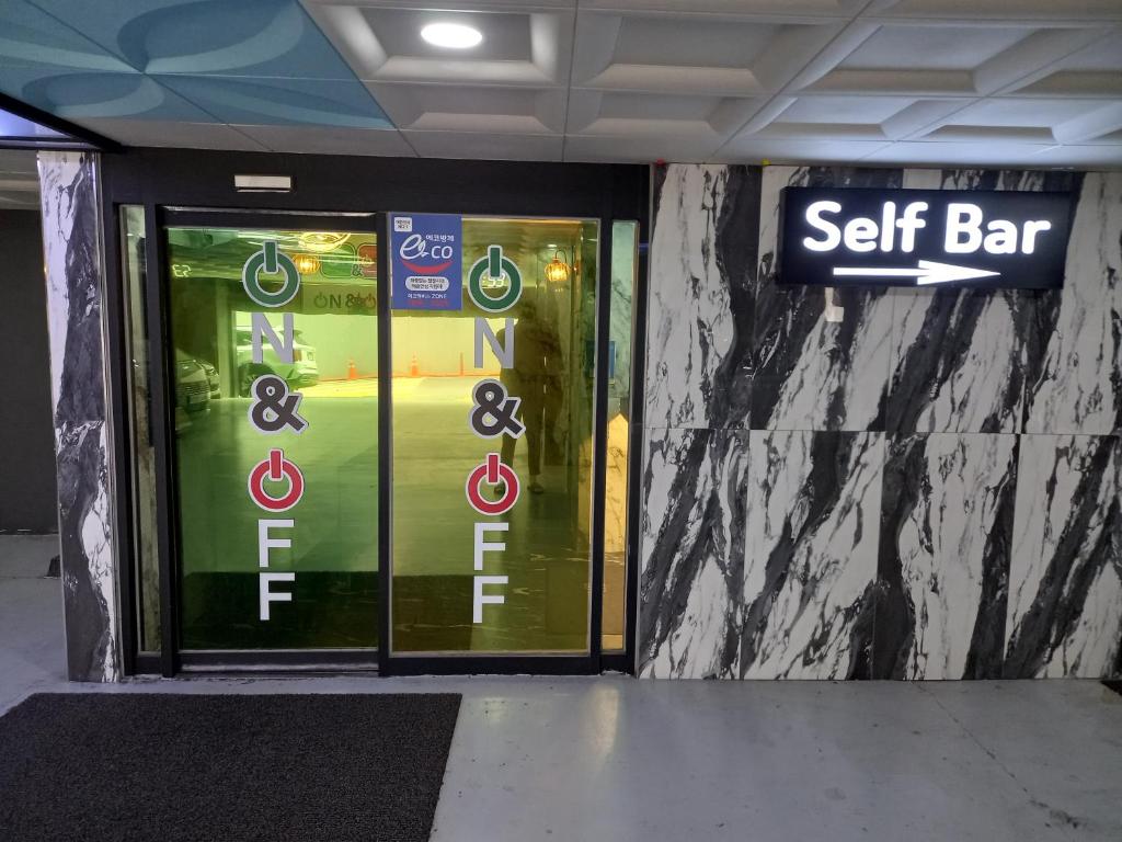 Certifikát, hodnocení, plakát nebo jiný dokument vystavený v ubytování On & Off Hotel Bupyeong