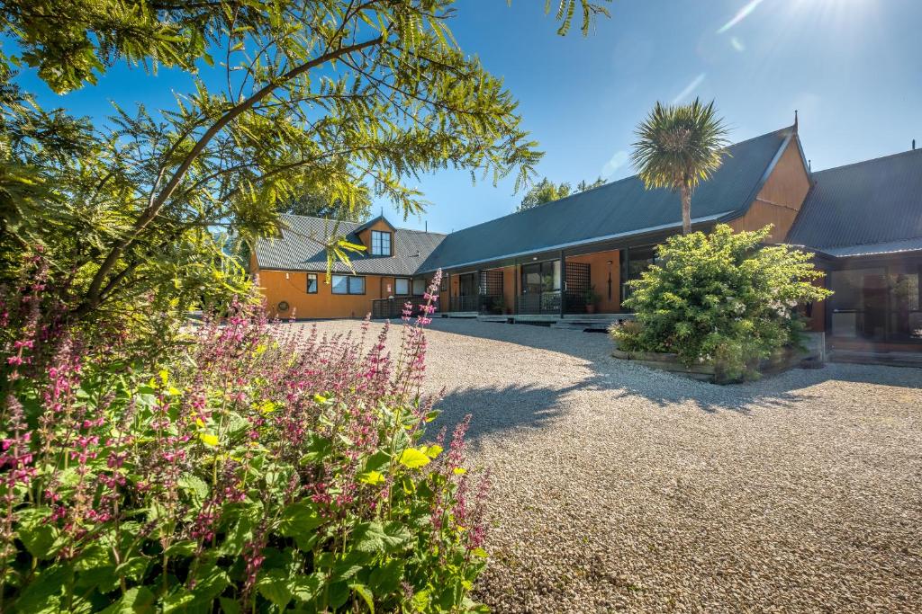 Alpine Garden Motel - Resim 12