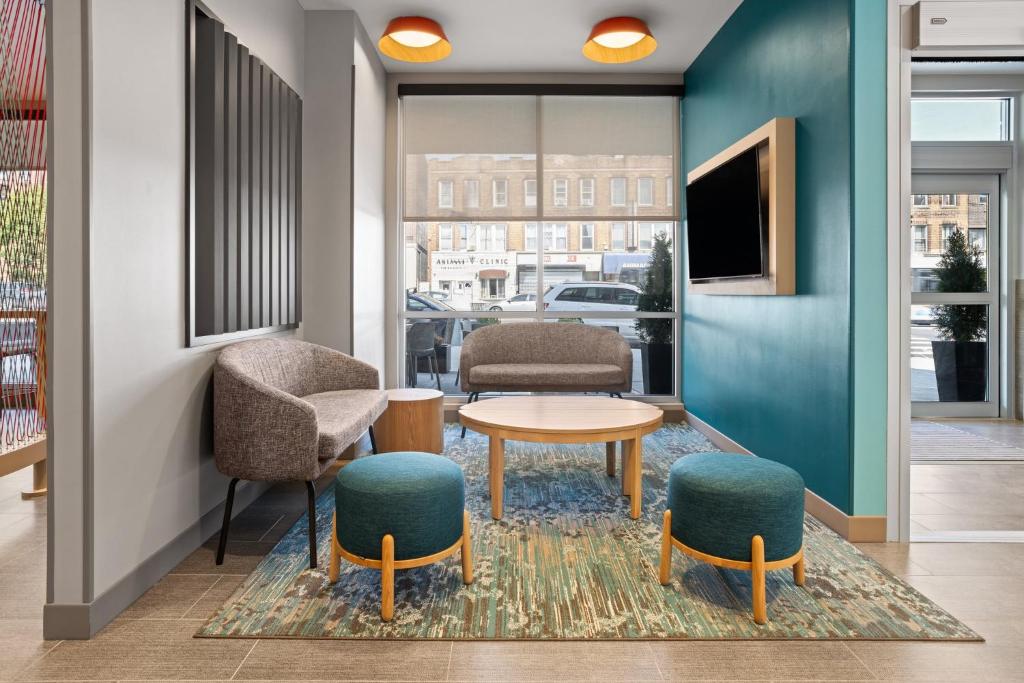 avid hotels - Brooklyn Dyker Heights by IHG photo