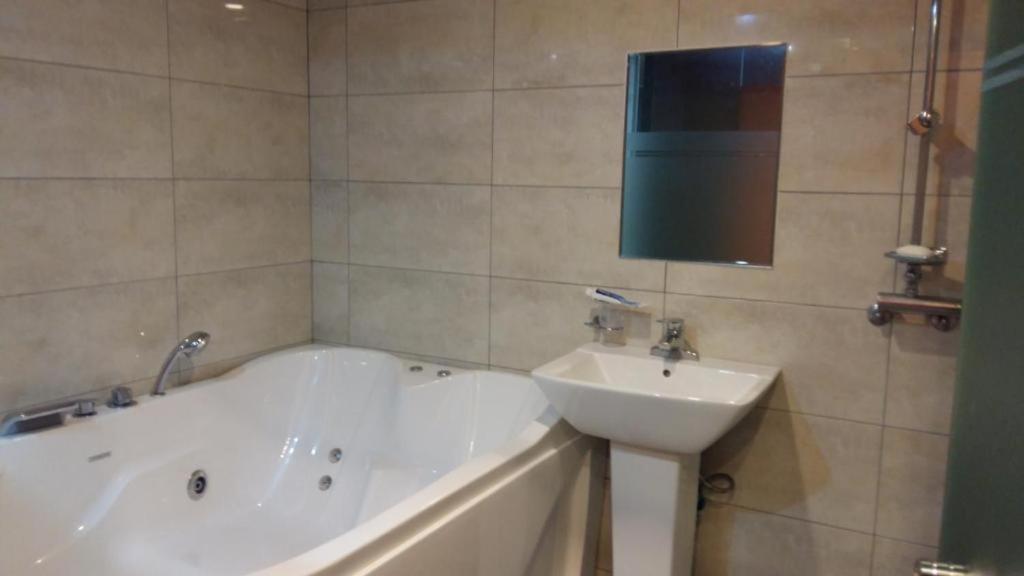 Residence R Hotel - Housity