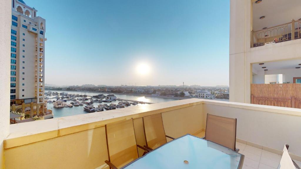 Fotografie z fotogalerie ubytování Primestay - Marina Residences 3 2BR, Palm Jumeirah v Dubaji