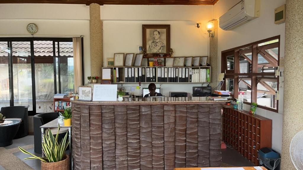 Lounge nebo bar v ubytování Suan Bankrut Beach Resort