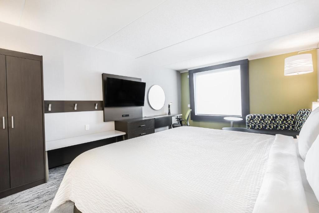 Holiday Inn Express & Suites Toronto Airport South by IHG - Resim 41