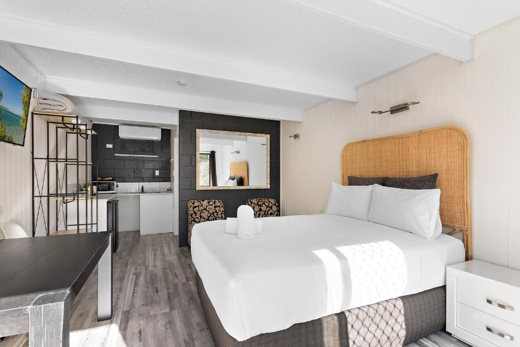 Postel nebo postele na pokoji v ubytování Buderim Fiesta Motel