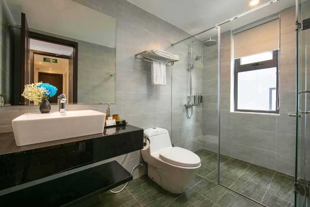 Koupelna v ubytování Hanoi Allure Hotel