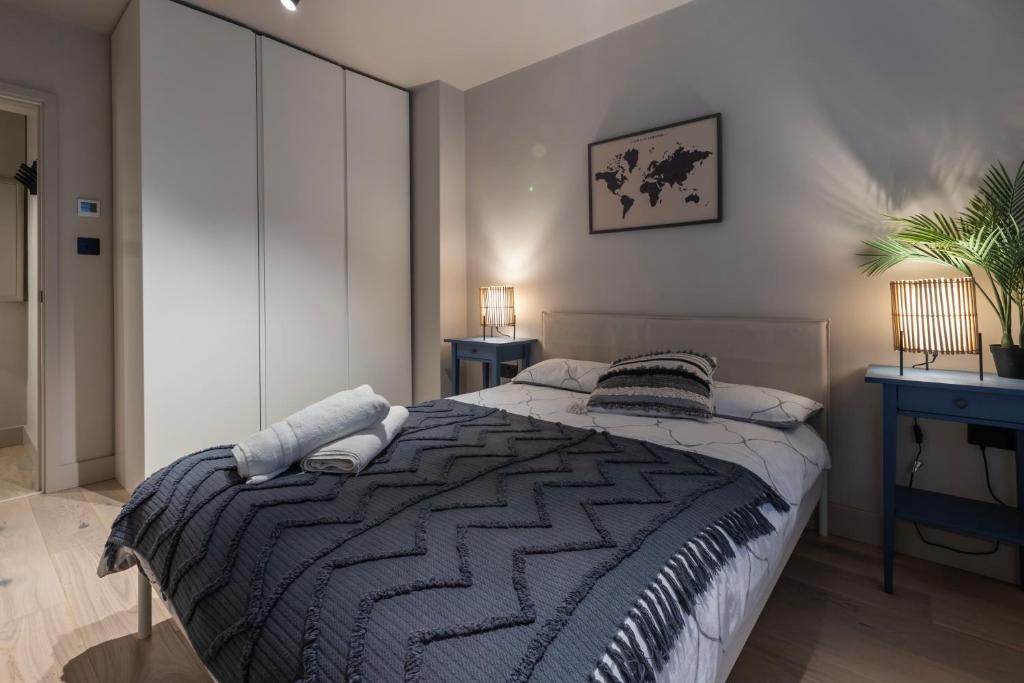Katil atau katil-katil dalam bilik di Amazing Property in Zone 1