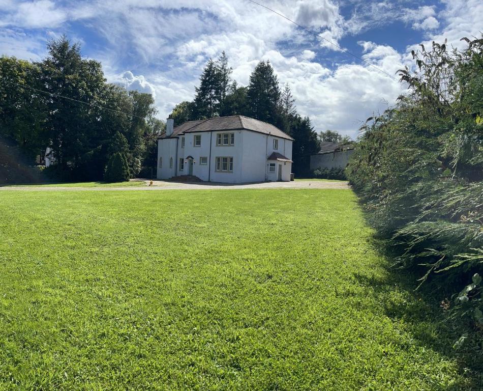 large Country Mansion in Glasgow Newton Mearns, Glasgow (updated prices