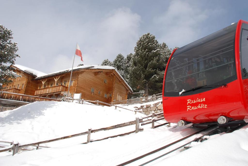 Chalet da mont Resciesa v zimě