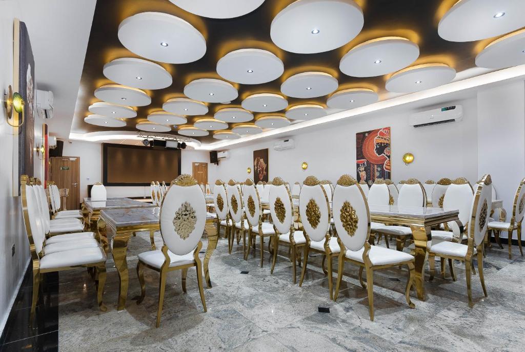 Posezení v ubytování GTA HOTEL IKEJA
