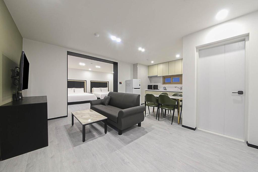Kuchyň nebo kuchyňský kout v ubytování Busan Seomyeon Broa Hotel