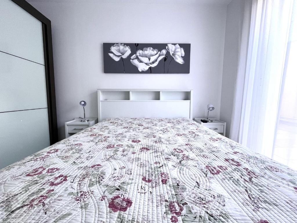 Posteľ alebo postele v izbe v ubytovaní Spacieux appartement dans le centre-ville des Sables d'Olonne - 4 pers