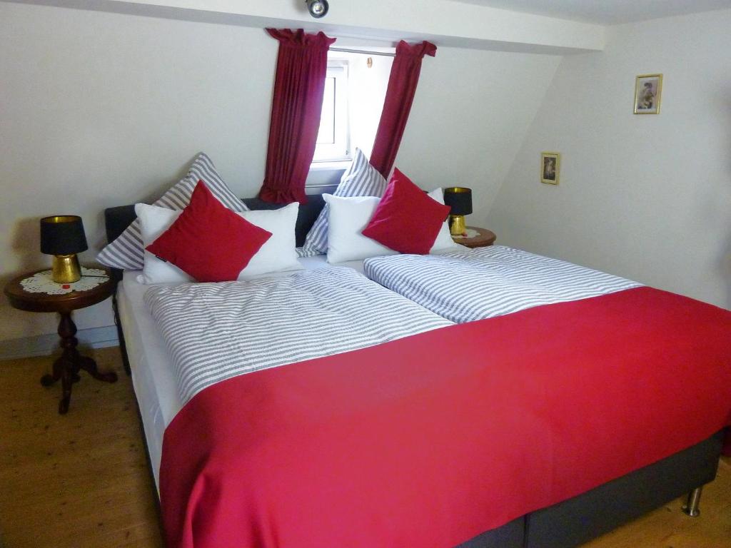 Postel nebo postele na pokoji v ubytování Ferienhaus Am Moselstausee