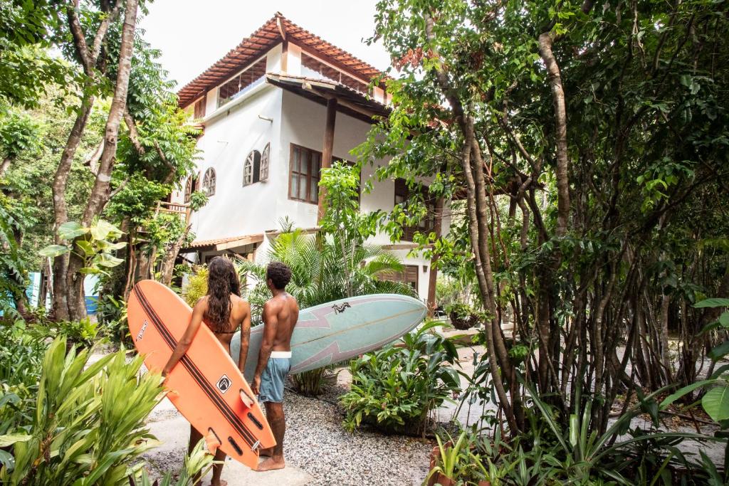 Zahrada ubytování Pipa Surf Yoga Apartamento e Suítes com cozinha completa