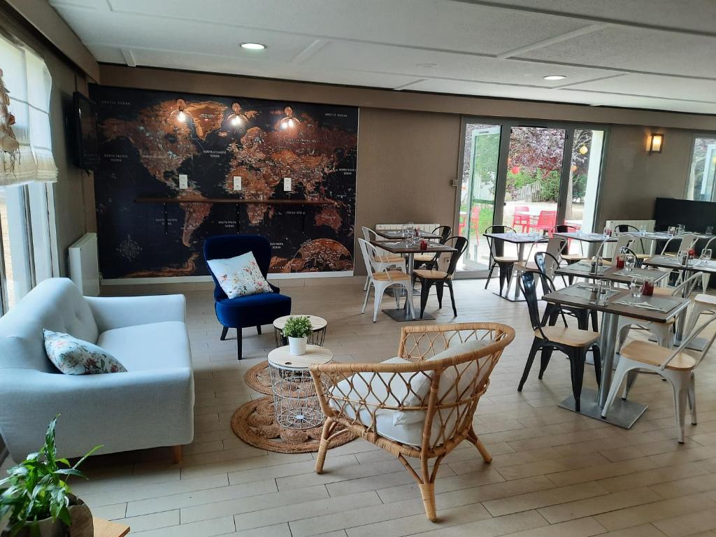 Posezení v ubytování Campanile Metz Est Technopole - Restaurant