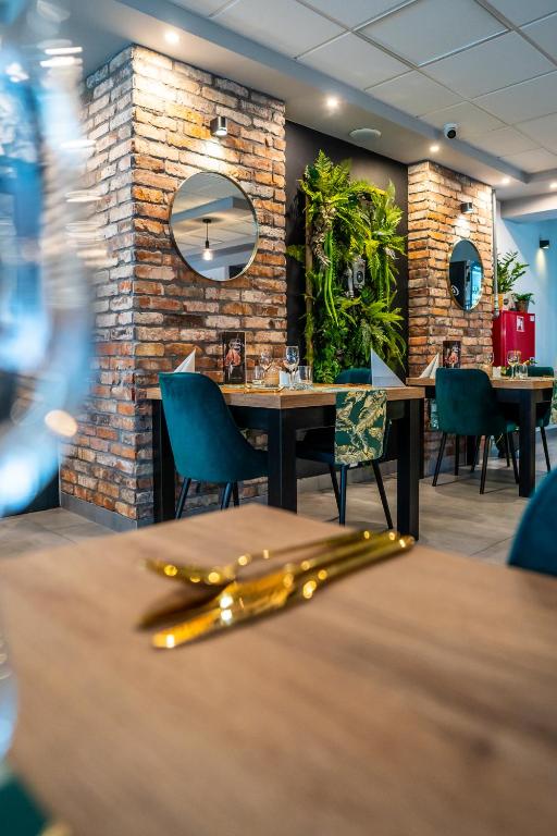 Posedenie v ubytovaní Seven Hotel Bytom - Katowice