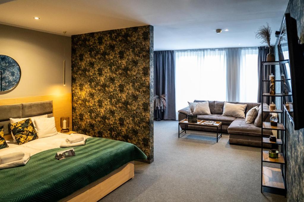 Posteľ alebo postele v izbe v ubytovaní Seven Hotel Bytom - Katowice