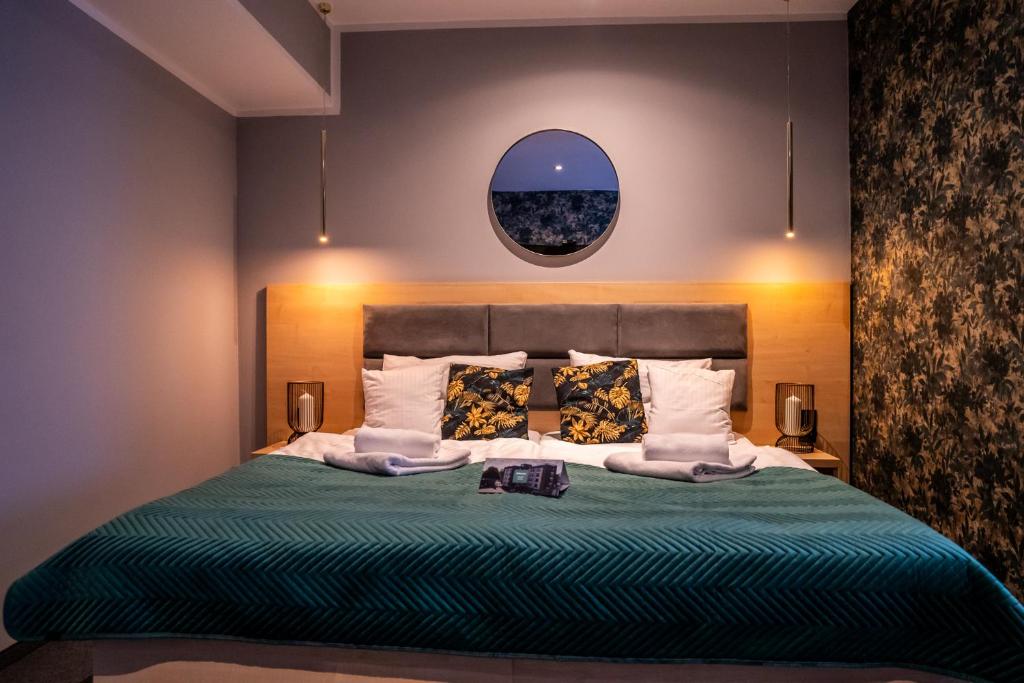 Posteľ alebo postele v izbe v ubytovaní Seven Hotel Bytom - Katowice