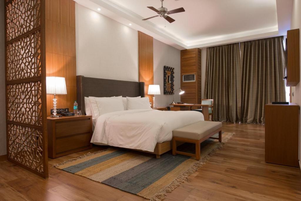 Postel nebo postele na pokoji v ubytování The Westin Pushkar Resort & Spa