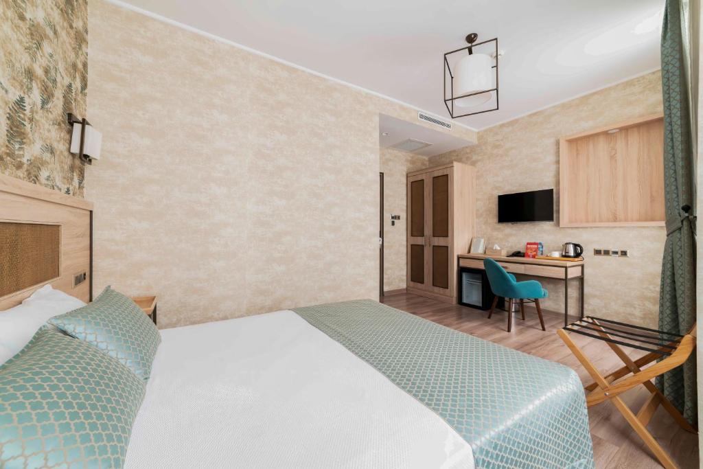 Castle Franco Suites - 18