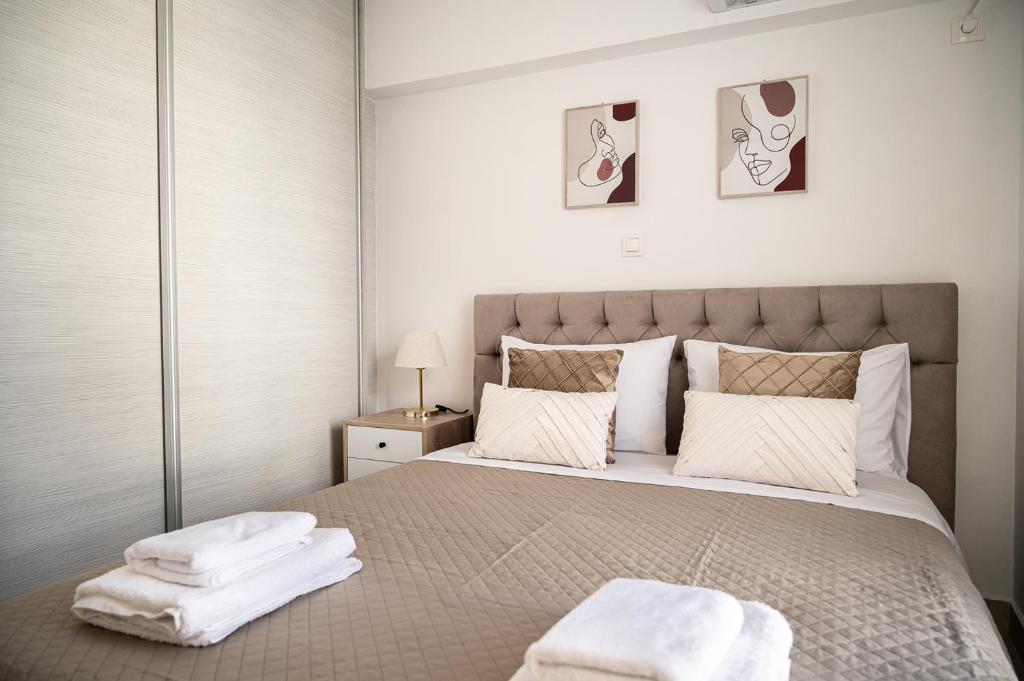 Postel nebo postele na pokoji v ubytování Elegant apartment with breathtaking cityscape view (Drap_F5)