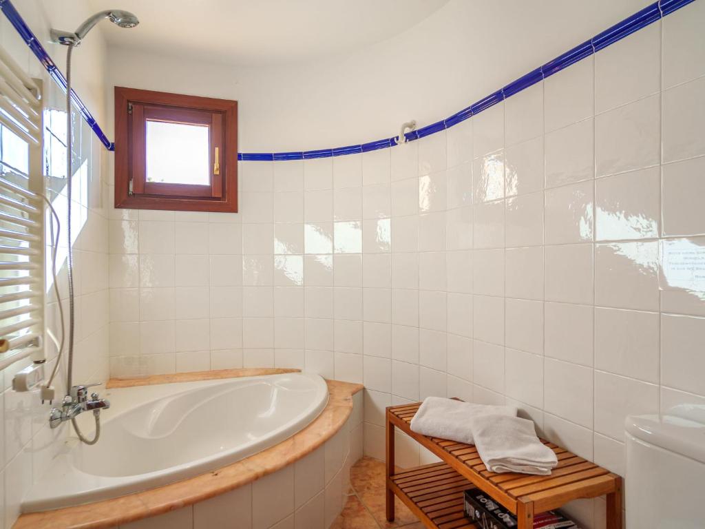 Koupelna v ubytování Apartment Finca Can Corritx-2 by Interhome