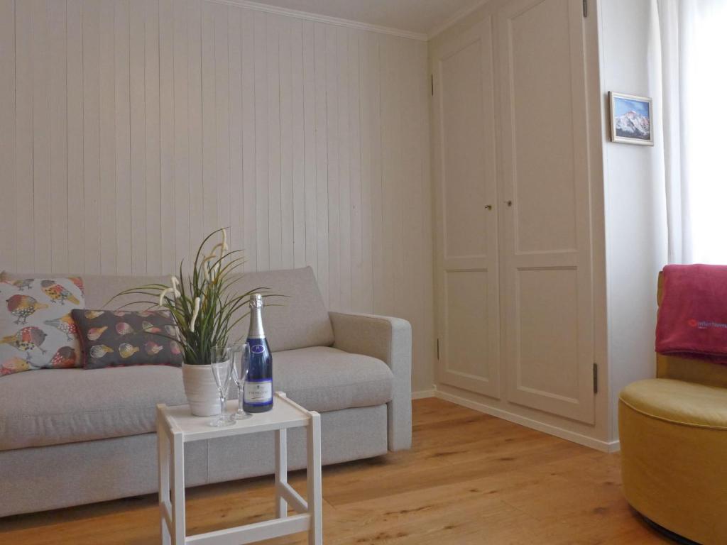 Posezení v ubytování Apartment Elisabeth by Interhome